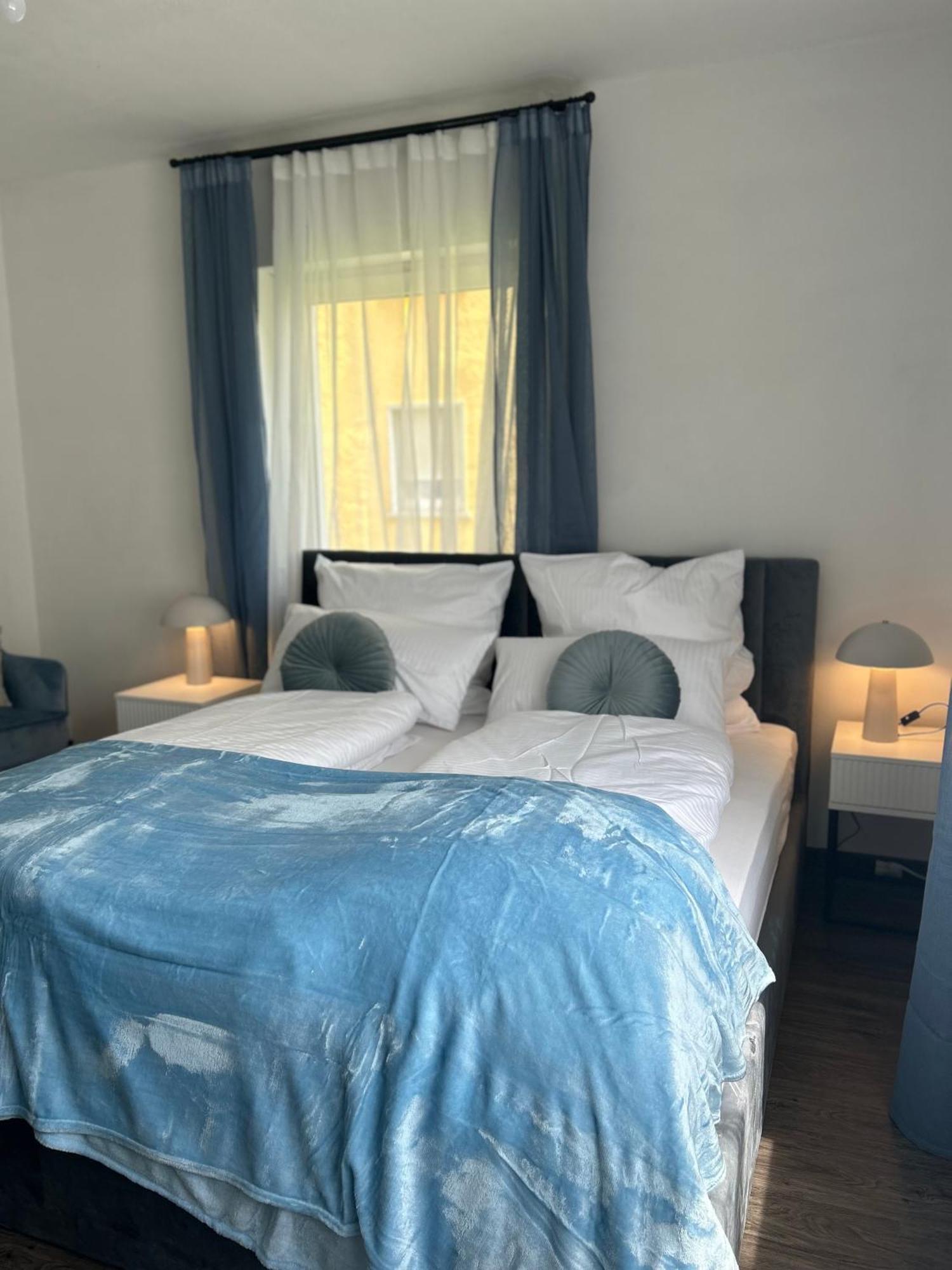 Mintara Apartment Charme Der Stadt Parkplatz Netflix Und Sky Lichtenfels  Ngoại thất bức ảnh