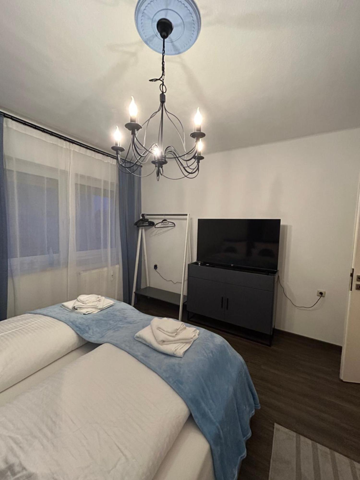 Mintara Apartment Charme Der Stadt Parkplatz Netflix Und Sky Lichtenfels  Ngoại thất bức ảnh